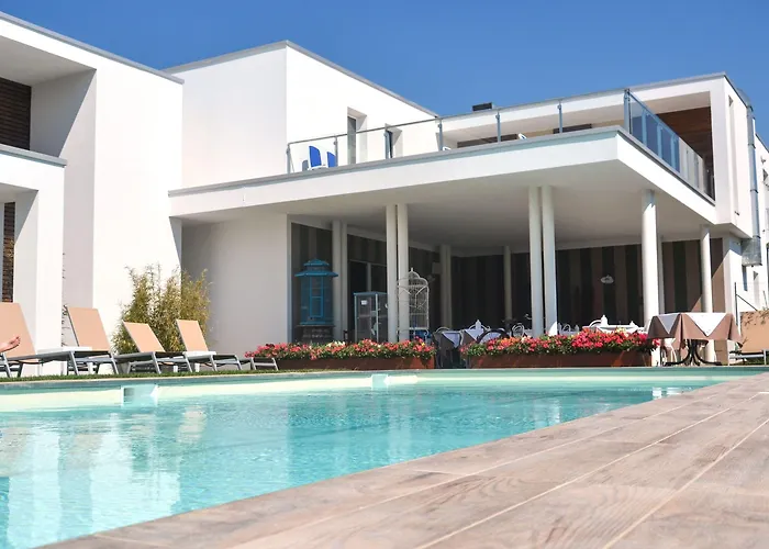 Maximilian 3* 바르돌리노