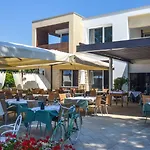 Maximilian Hotel