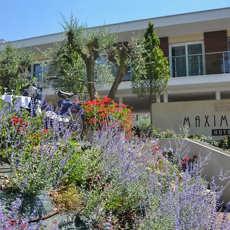 Maximilian Szálloda