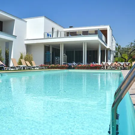Hotel Maximilian 3*