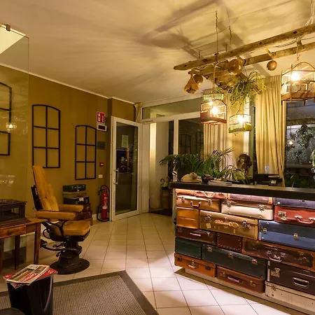 Maximilian ホテル 3*